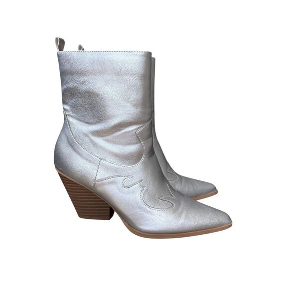 Qupid silver faux leather cowboy booties size 8 - Picture 1 of 9